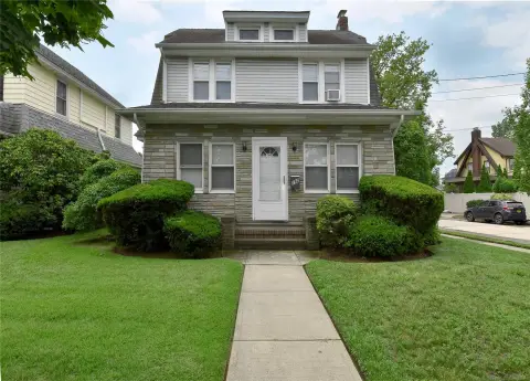 Lynbrook Duplex with Finished Attic