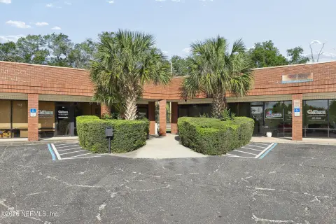 Durable Commercial Property in Orange Park