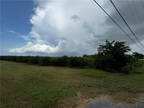 Waterfront Lot in St. Bernard