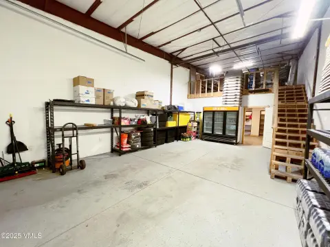 Versatile Commercial Space in Gypsum