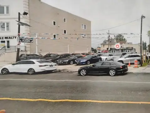 Commercial Property in Busy District