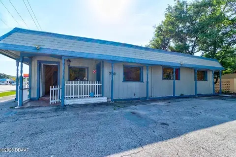 Daytona Beach Corner Office Building