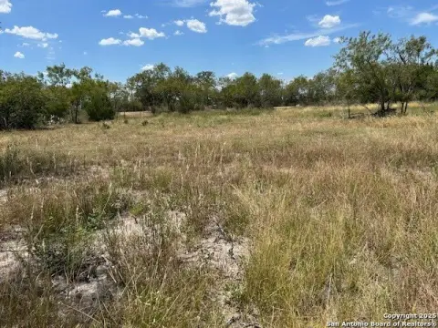 Unrestricted Land Near Seguin, TX