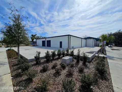 Jacksonville Commercial Shop Property