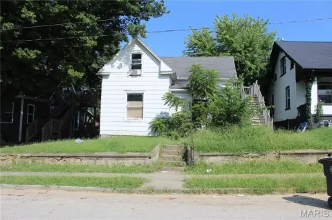 Vacant Duplex with Central Air