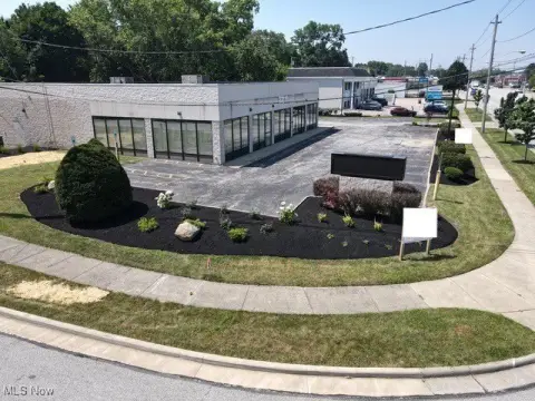 Prime Retail Corner in Mentor