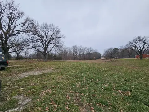 Land with Shop in Galena