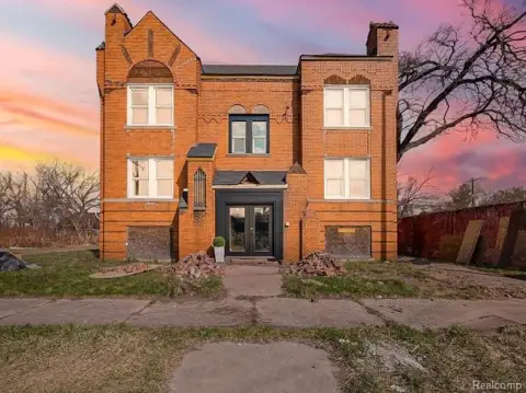Updated Multifamily Building in Detroit