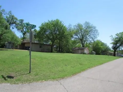 Residential Lot in Guthrie, OK