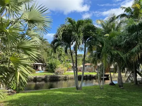 Waterfront Lot in Tarpon River