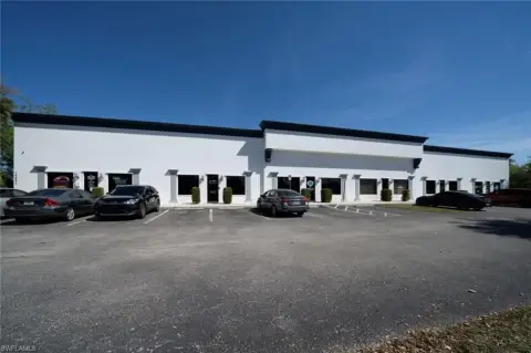 Versatile Commercial Space in Bonita Springs