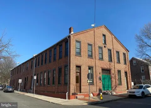 14-Unit Apartment Building