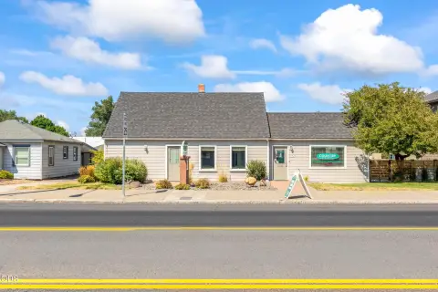 Mixed-Use Property with Bunkhouse