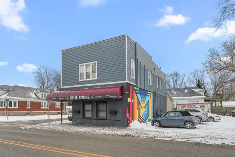 Turnkey Bar/Restaurant with Apartment