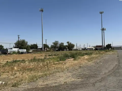 Contiguous Commercial Land