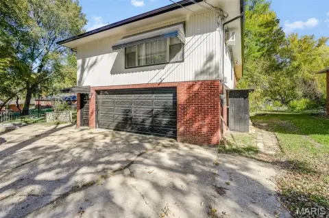 Well-Maintained Tri-Plex in Fairview Heights