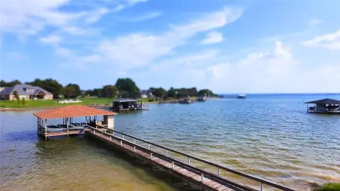 Richland Chambers Lake Land with Boathouse