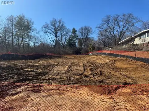 Residential Lot in Ladue School