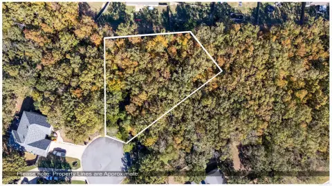 Residential Lot in Golf Community