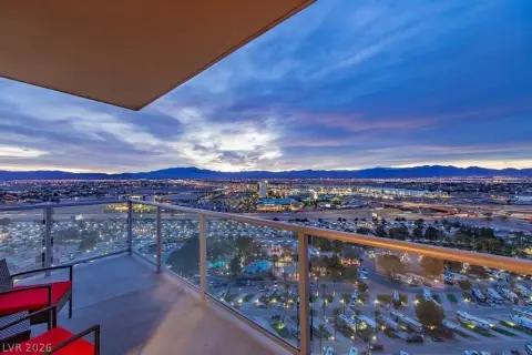 Las Vegas Penthouse with Strip Views