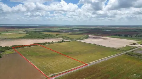 La Sara Acreage with Water