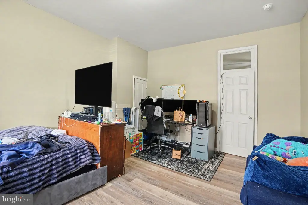 Picture 19