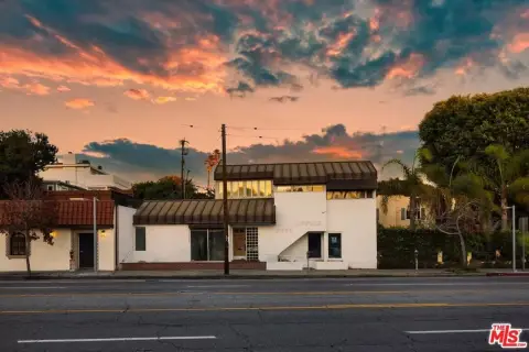 Venice Adjacent Multi-Use Building