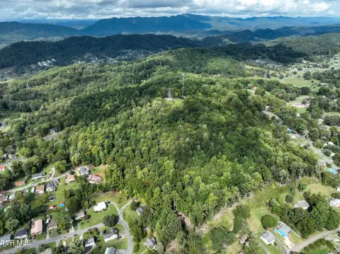 Expansive Kingsport Acreage Opportunity