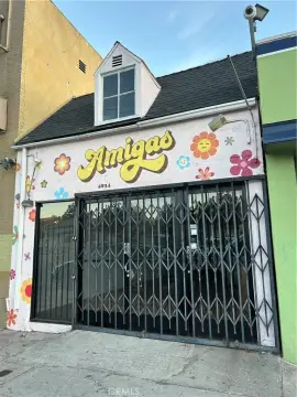Freestanding Retail Building in Los Angeles