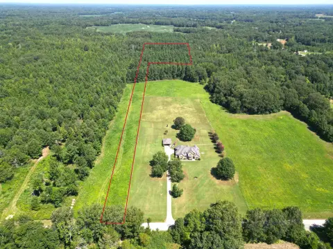 Expansive Land Parcel in Oakland