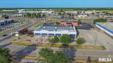 Retail Space in Springfield, IL