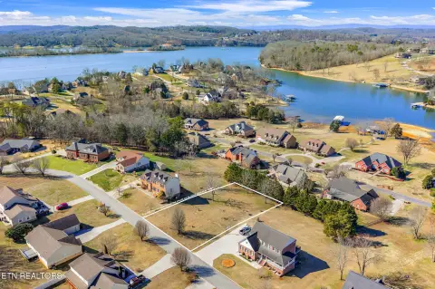 Residential Lot in Lake Community