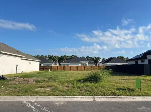 Residential Lot in Growing Subdivision