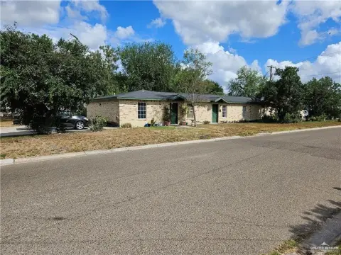 Mission, TX Triplex Opportunity