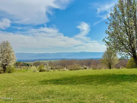 Land with Stunning Mountain Views