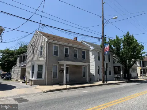 Four-Bedroom Duplex Near University