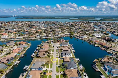 Waterfront Lot, Gulf Access