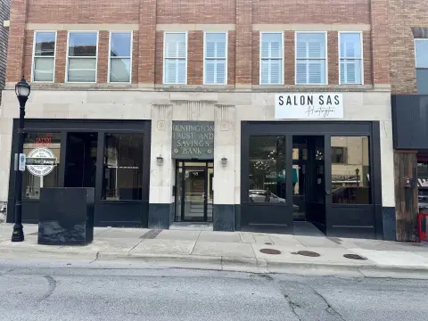 Retail and Office Suite with Private Entry