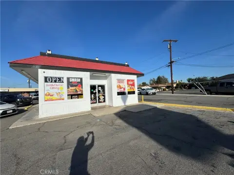 Riverside Drive-Thru Restaurant Opportunity