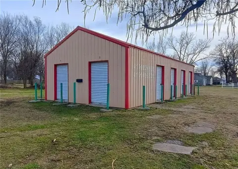 Picture of Self storage facilities at S 6Th St 201, Walker, MO