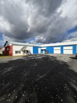 Manufacturing Property with Showroom
