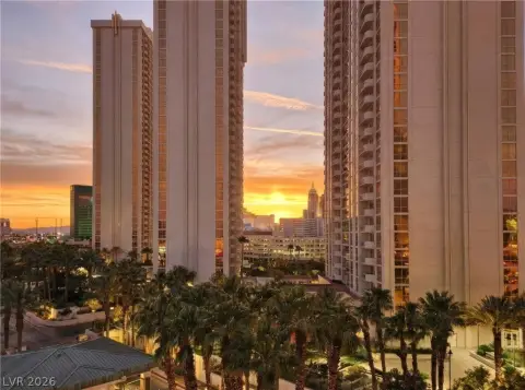 Strip-Facing Studio in Las Vegas