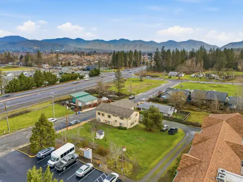 Grants Pass Quadruplex with Development Potential