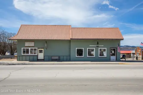 Multi-Tenant Storefront Property