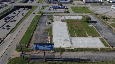 Prime Development Opportunity on I-35