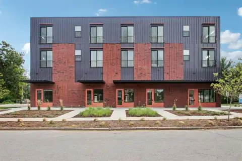 Prime Retail/Office Plaza District Space