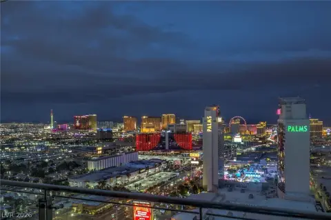 Las Vegas High-Rise Studio