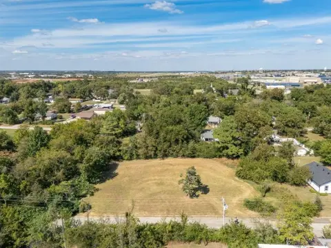 Residential Lot in Shawnee, OK