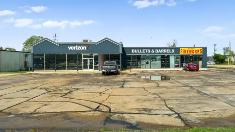 High-Visibility Strip Center on Falls