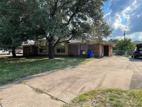 Waco Duplex in Midway ISD